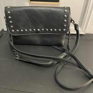 Black nice looking crossbody bag for woman or lady